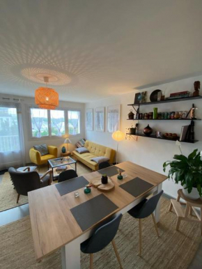 Appartement lumineux 70 m2 & parking privé proche centre